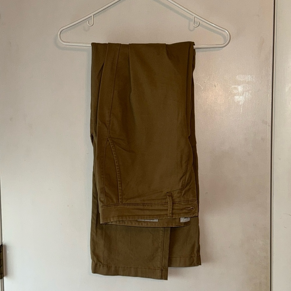 Goodfellow chinos